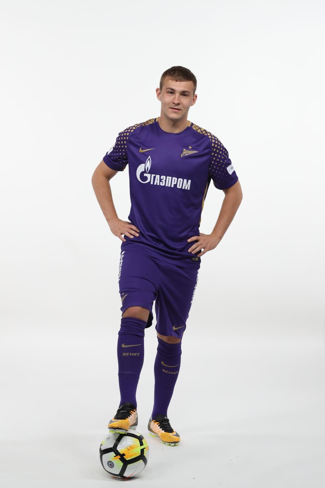 Фотосессия футболистов и тренеров основного состава ФК «Зенит» сезона 2017/2018