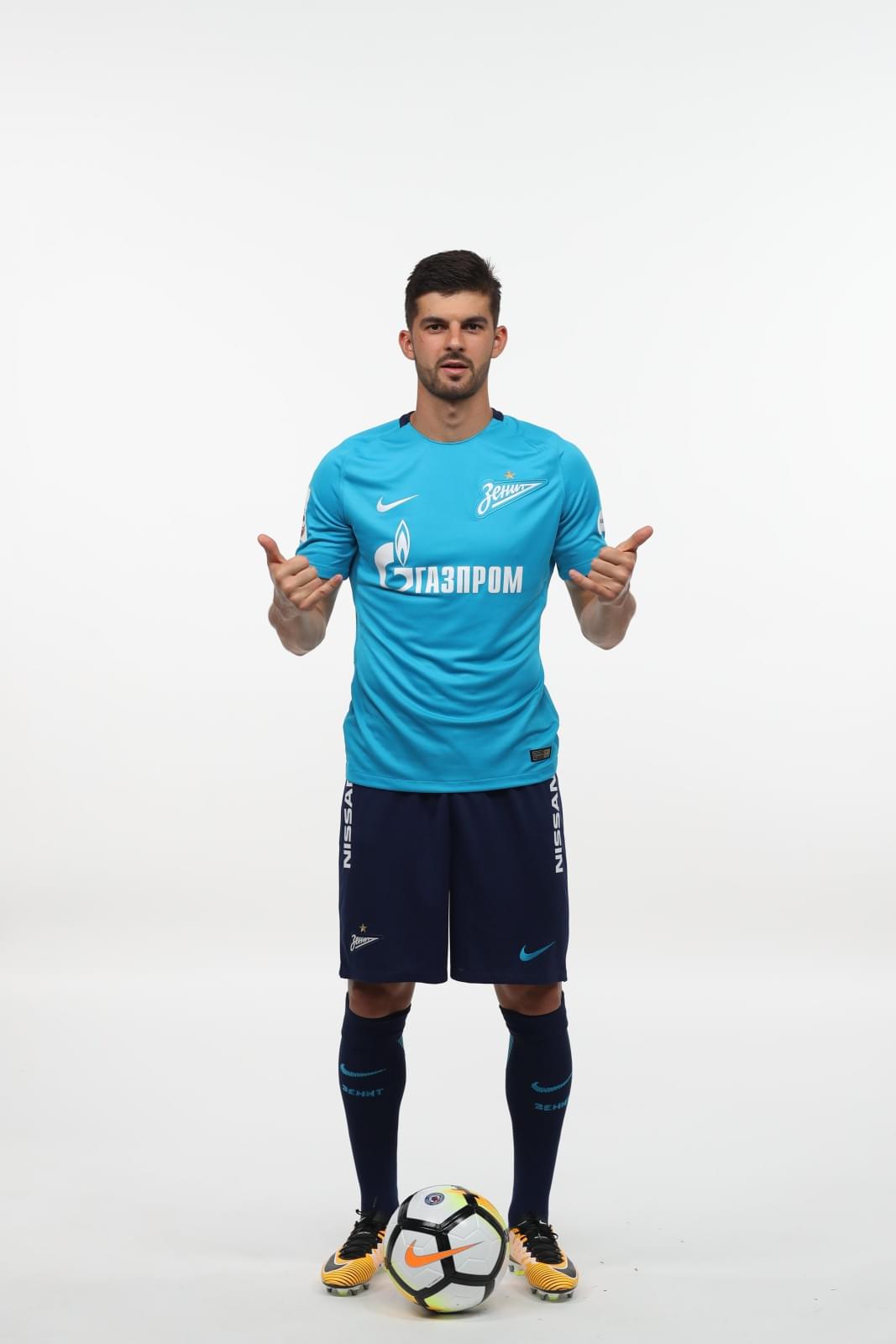 Фотосессия футболистов и тренеров основного состава ФК «Зенит» сезона 2017/2018