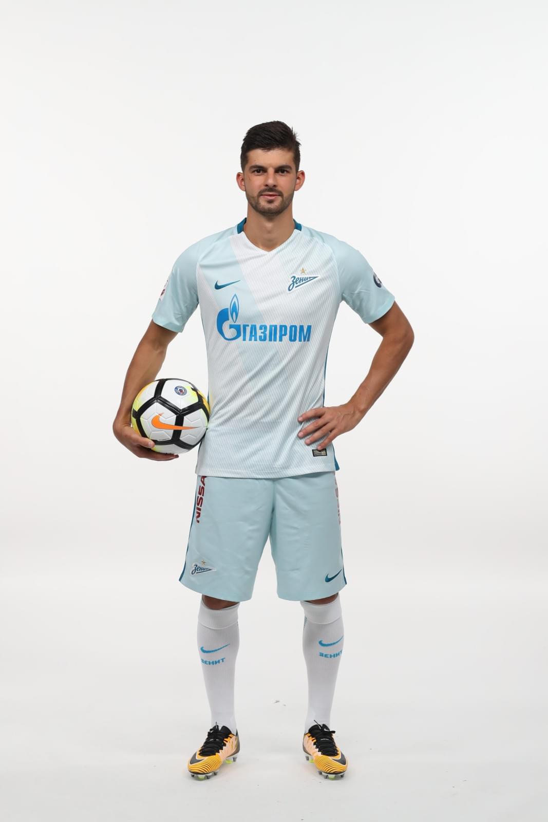 Фотосессия футболистов и тренеров основного состава ФК «Зенит» сезона 2017/2018