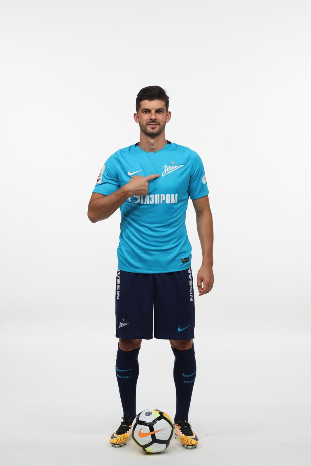 Фотосессия футболистов и тренеров основного состава ФК «Зенит» сезона 2017/2018