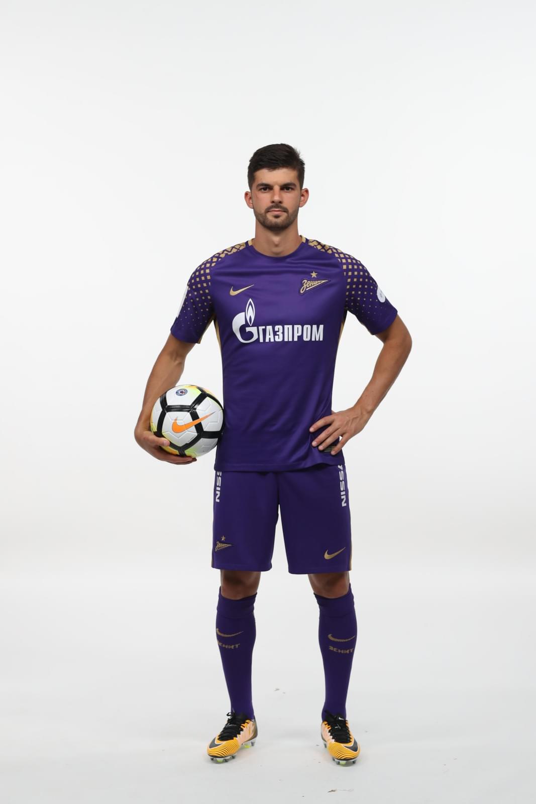 Фотосессия футболистов и тренеров основного состава ФК «Зенит» сезона 2017/2018