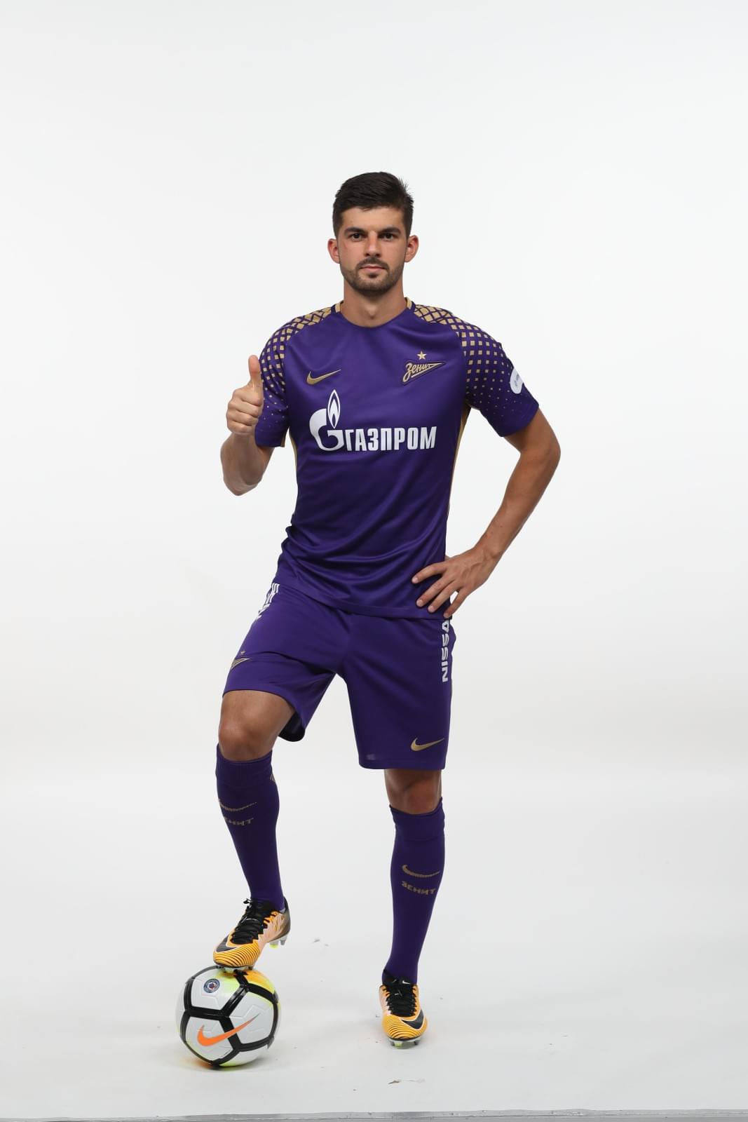 Фотосессия футболистов и тренеров основного состава ФК «Зенит» сезона 2017/2018