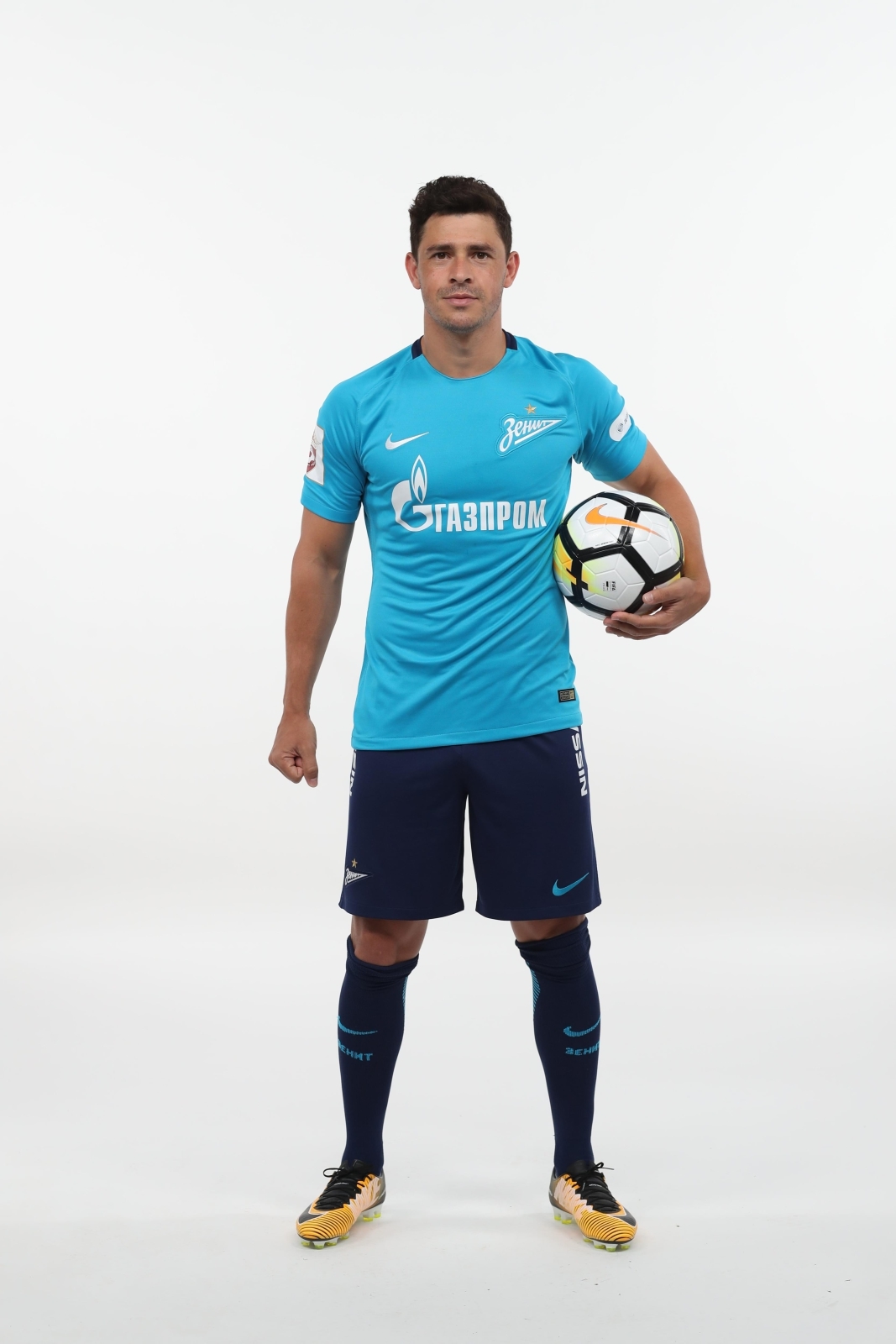 Фотосессия футболистов и тренеров основного состава ФК «Зенит» сезона 2017/2018