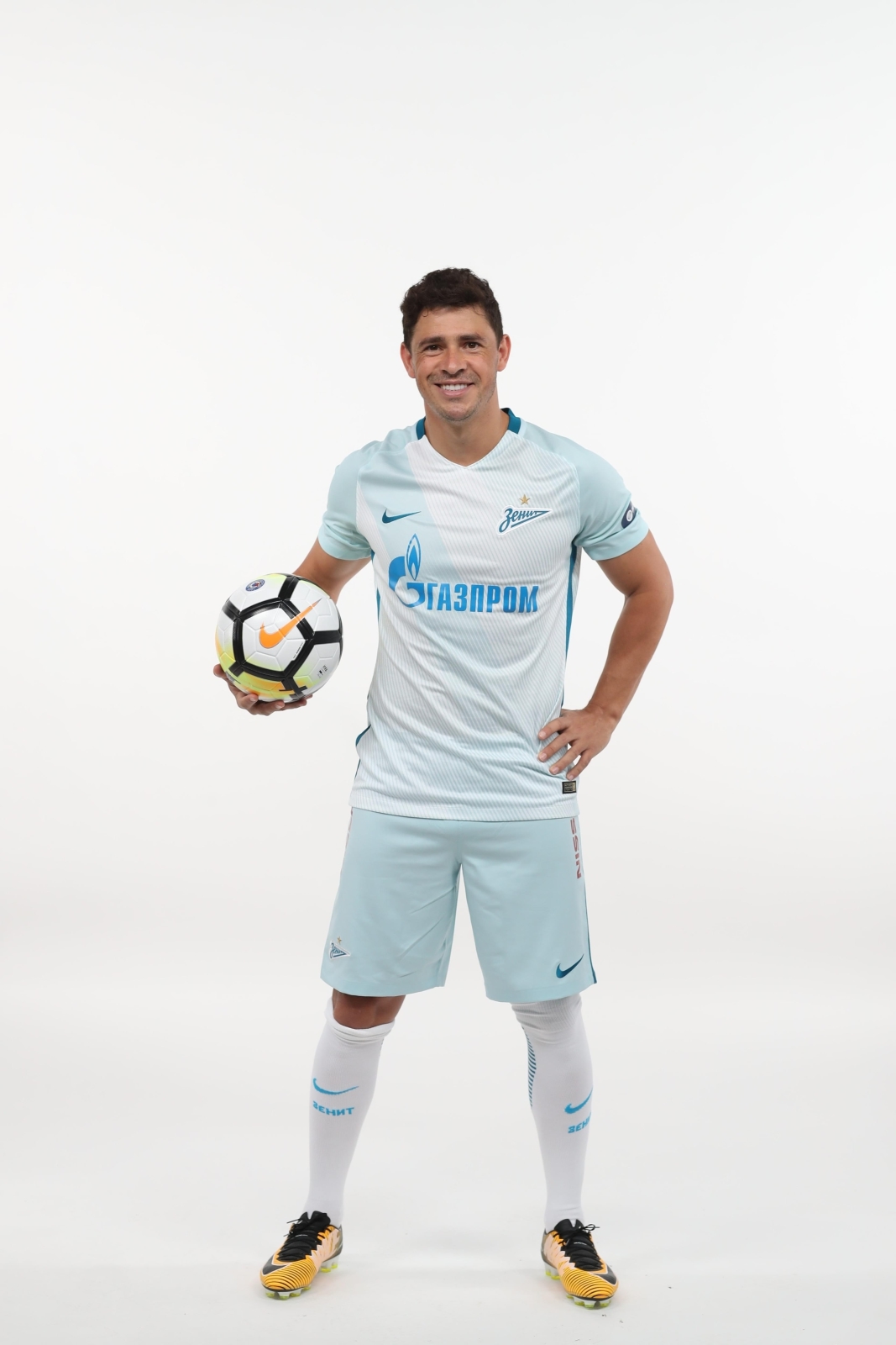 Фотосессия футболистов и тренеров основного состава ФК «Зенит» сезона 2017/2018