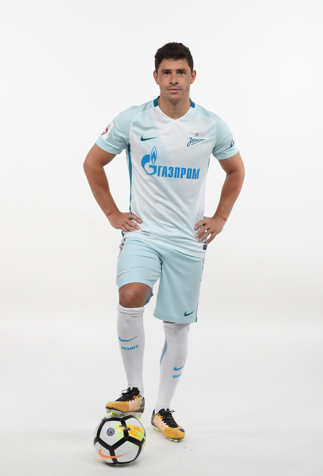 Фотосессия футболистов и тренеров основного состава ФК «Зенит» сезона 2017/2018