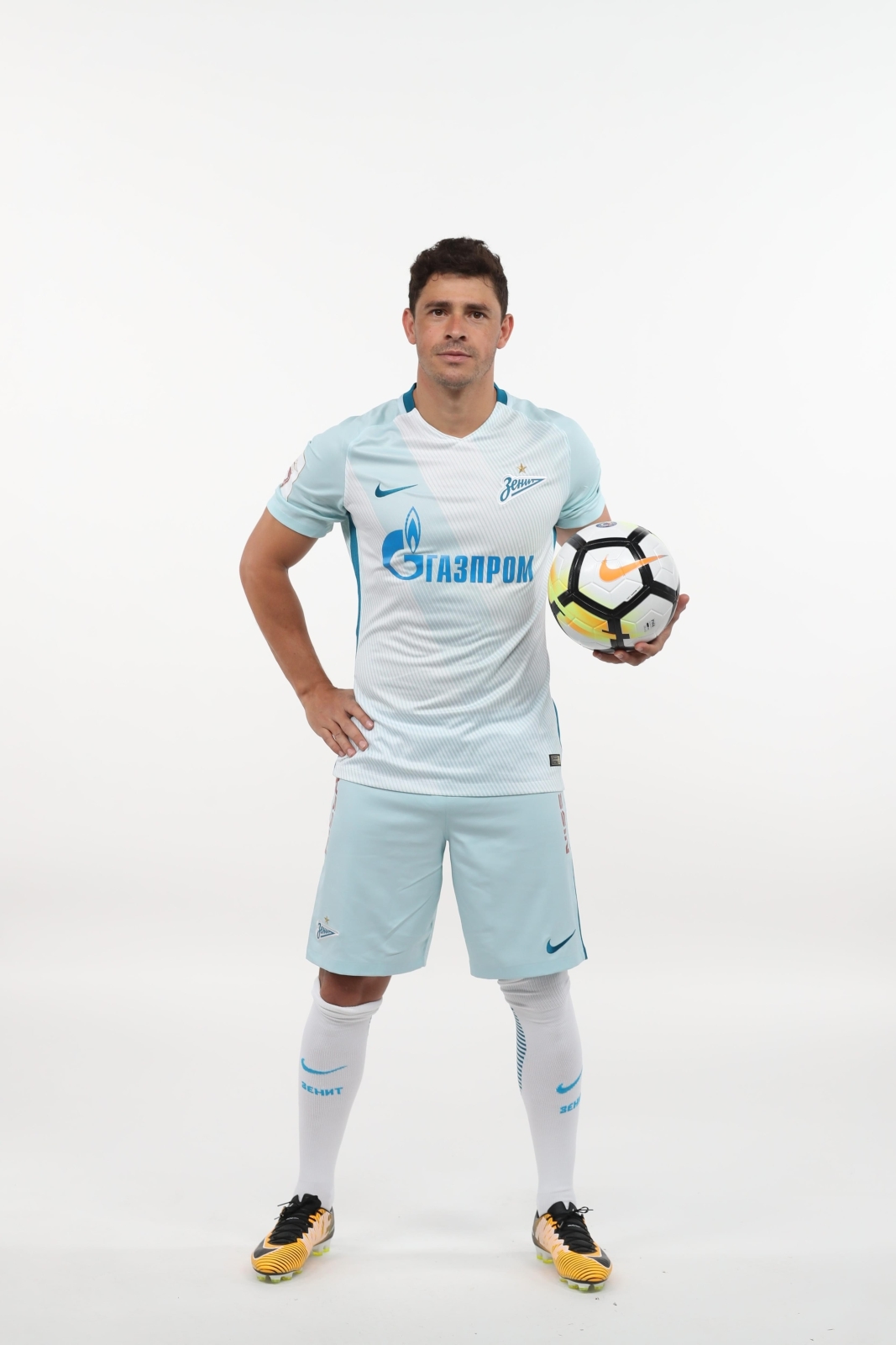 Фотосессия футболистов и тренеров основного состава ФК «Зенит» сезона 2017/2018