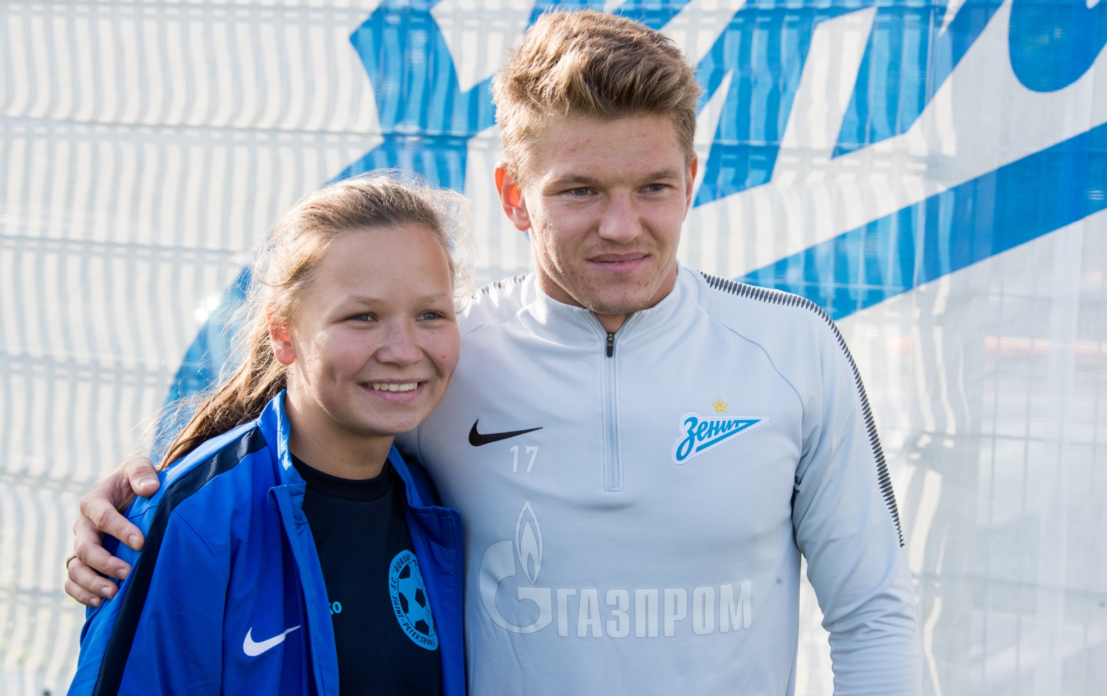 Футболистки «Авроры» в гостях у «Зенита»