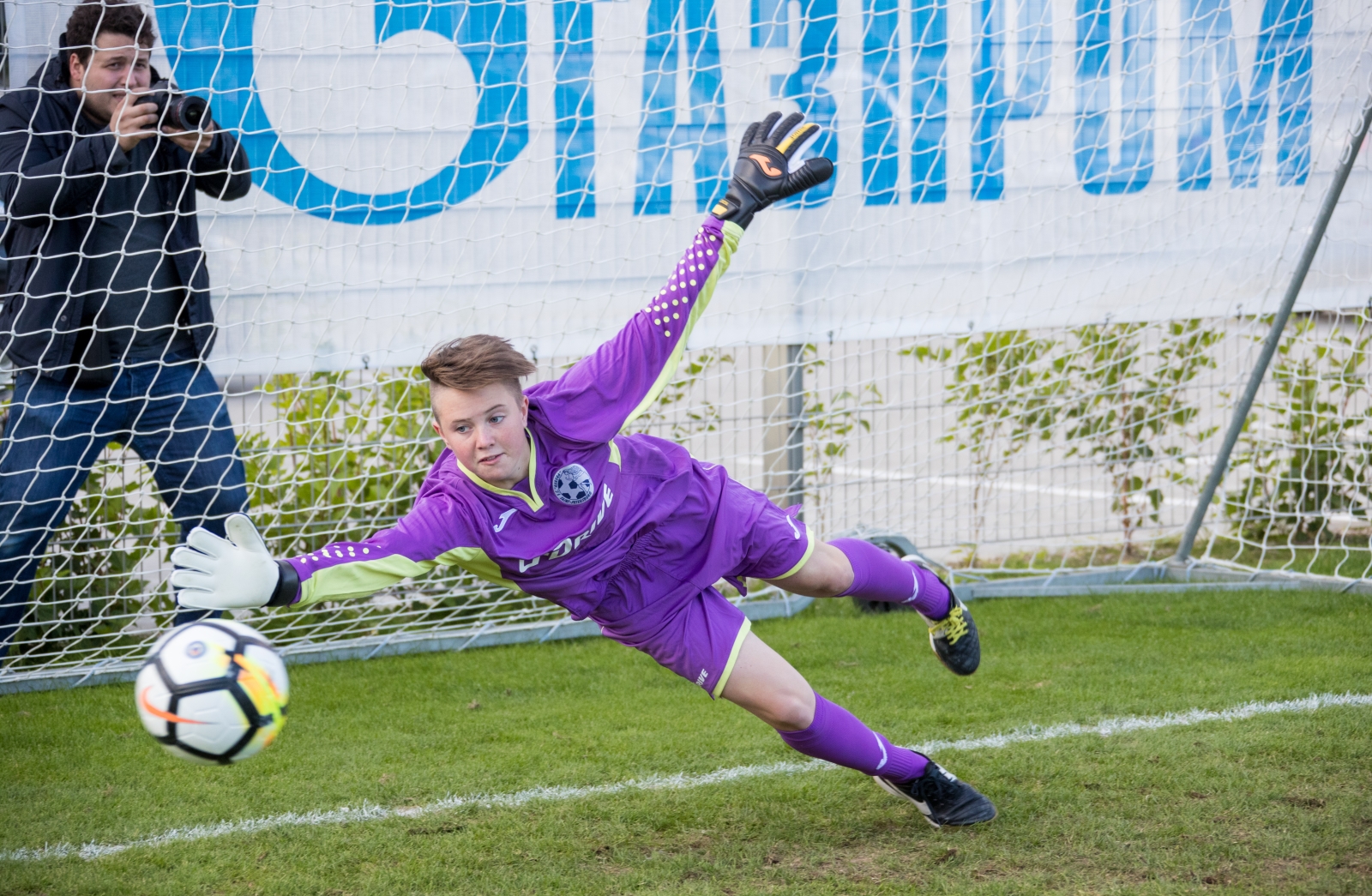 Футболистки «Авроры» в гостях у «Зенита»