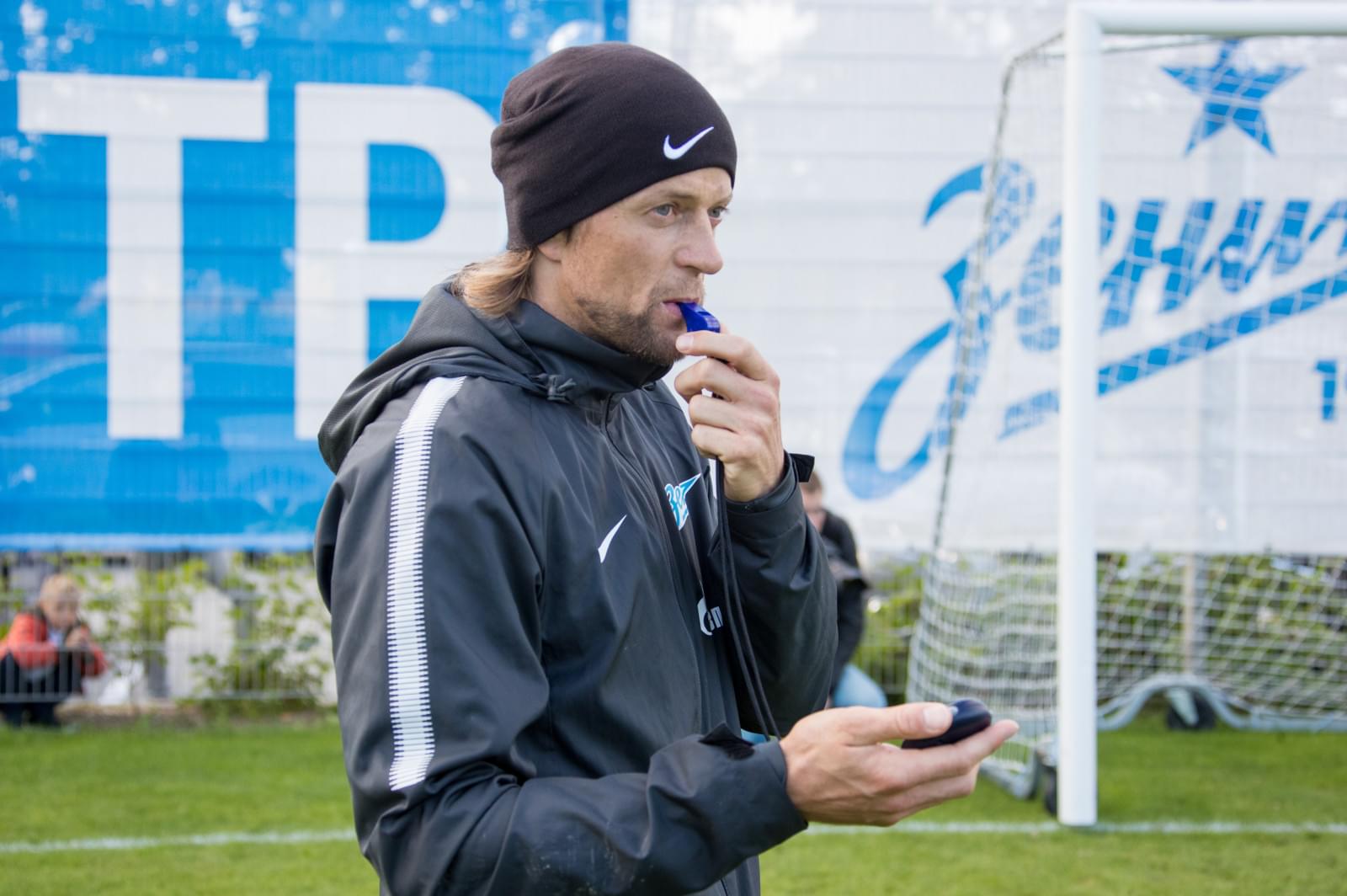 Футболистки «Авроры» в гостях у «Зенита»