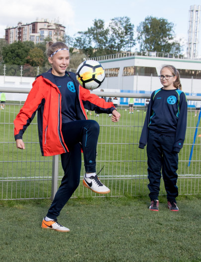 Футболистки «Авроры» в гостях у «Зенита»