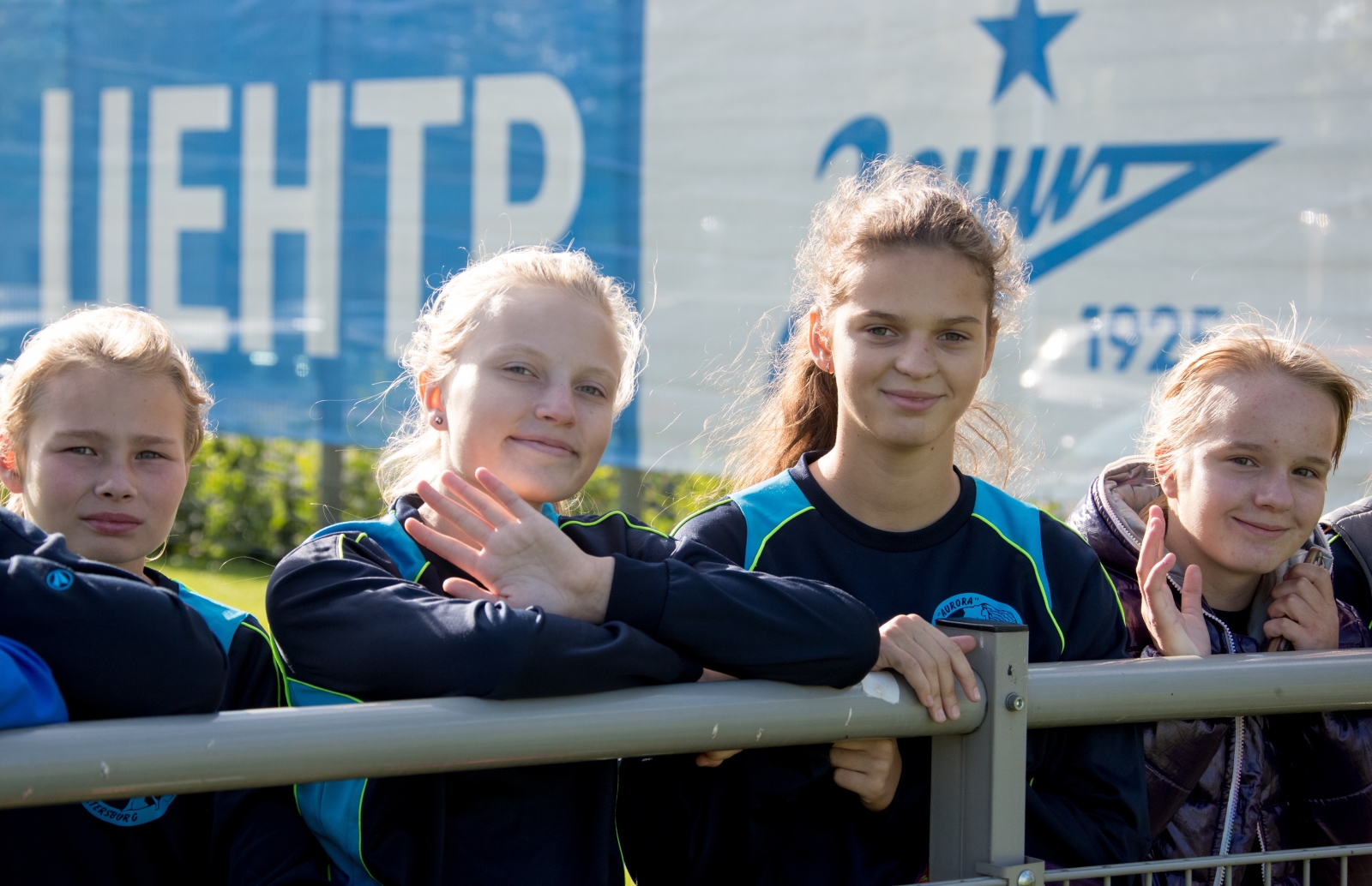 Футболистки «Авроры» в гостях у «Зенита»