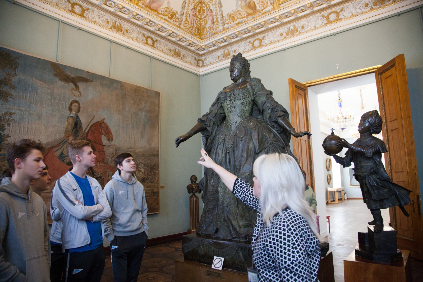 Экскурсия воспитанников Академии ФК «Зенит» в Государственный Русский музей