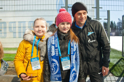 Детская футбольная команда на тренировке ФК «Зенит»