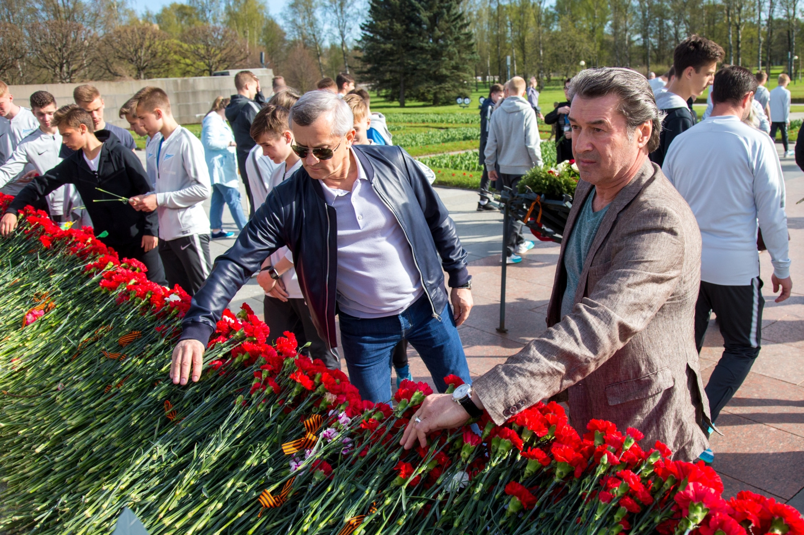 Воспитанники «Газпром»-Академии «Зенита» на Пискаревском мемориале