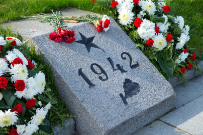 Воспитанники «Газпром»-Академии «Зенита» на Пискаревском мемориале