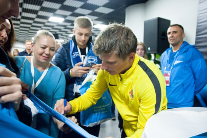 Автограф-сессия Андрея Аршавина в Бизнес-клубе «Зенита»