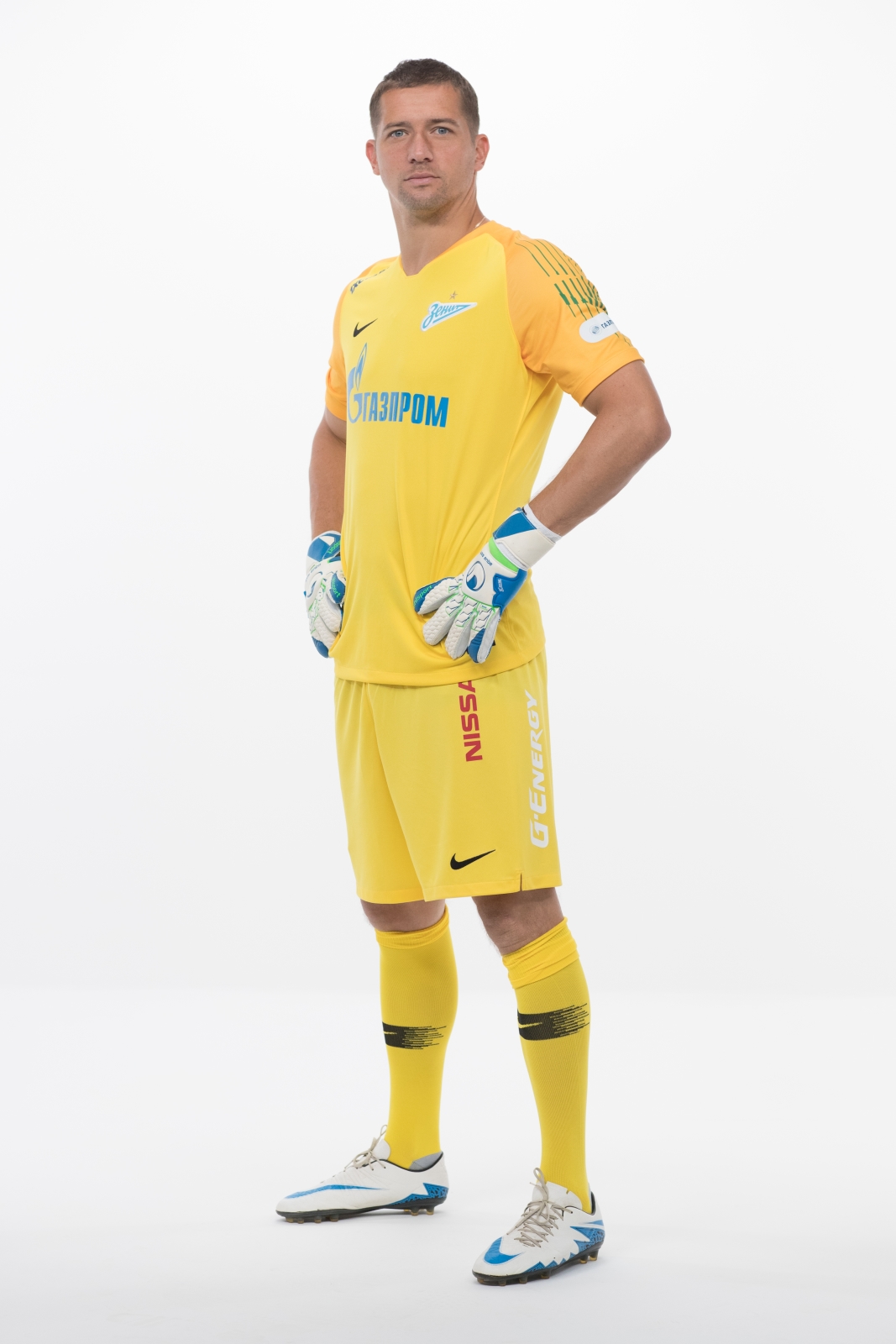 Фотосессия футболистов и тренеров основного состава ФК «Зенит» сезона 2018/19