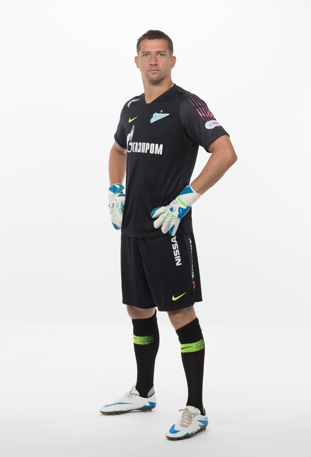 Фотосессия футболистов и тренеров основного состава ФК «Зенит» сезона 2018/19