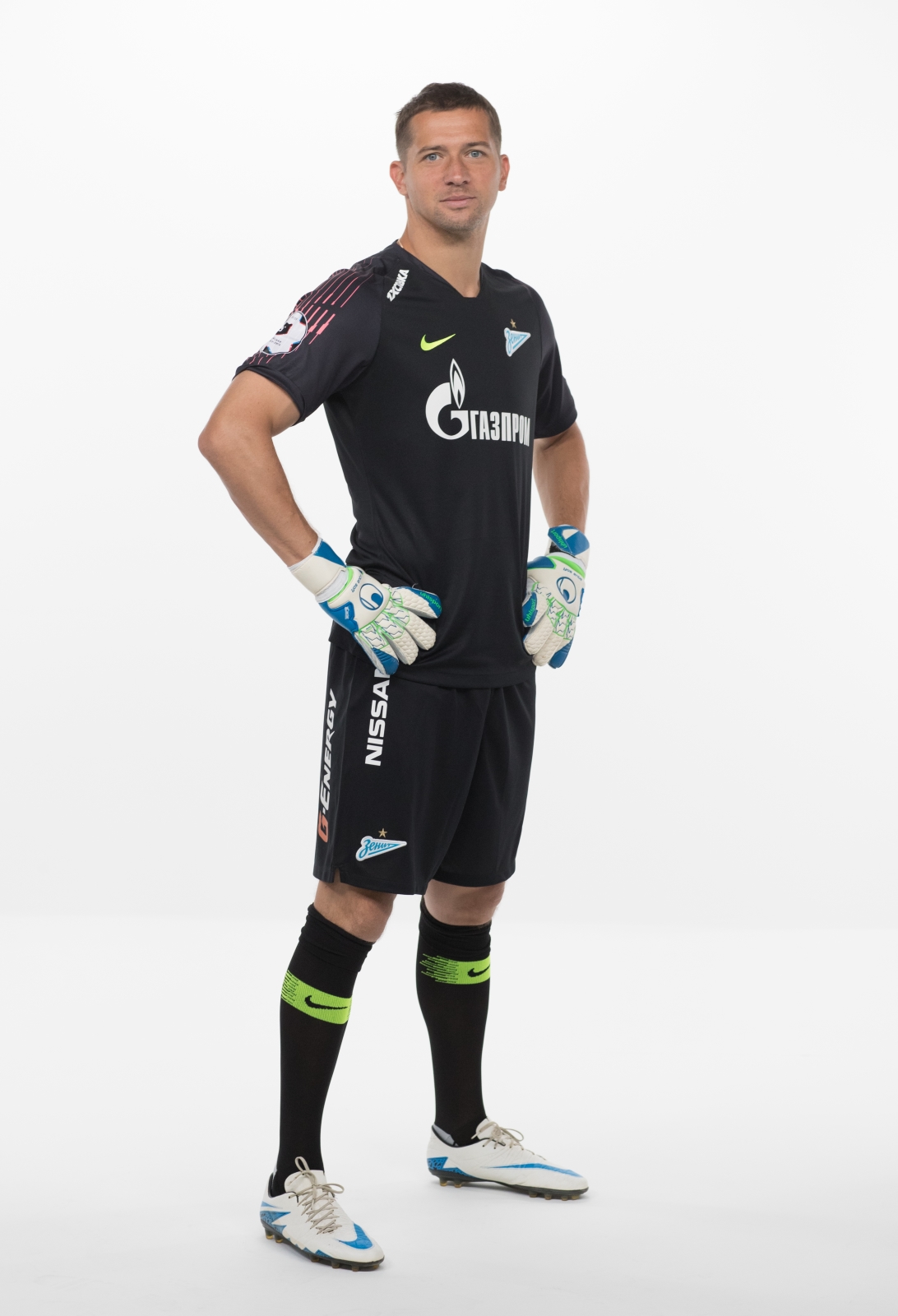 Фотосессия футболистов и тренеров основного состава ФК «Зенит» сезона 2018/19