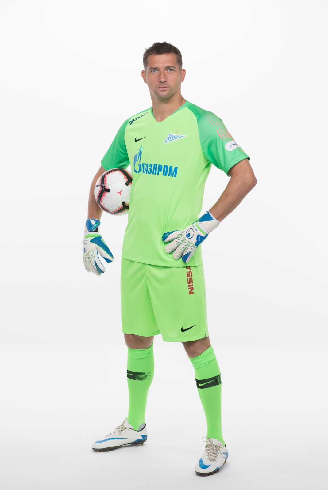 Фотосессия футболистов и тренеров основного состава ФК «Зенит» сезона 2018/19