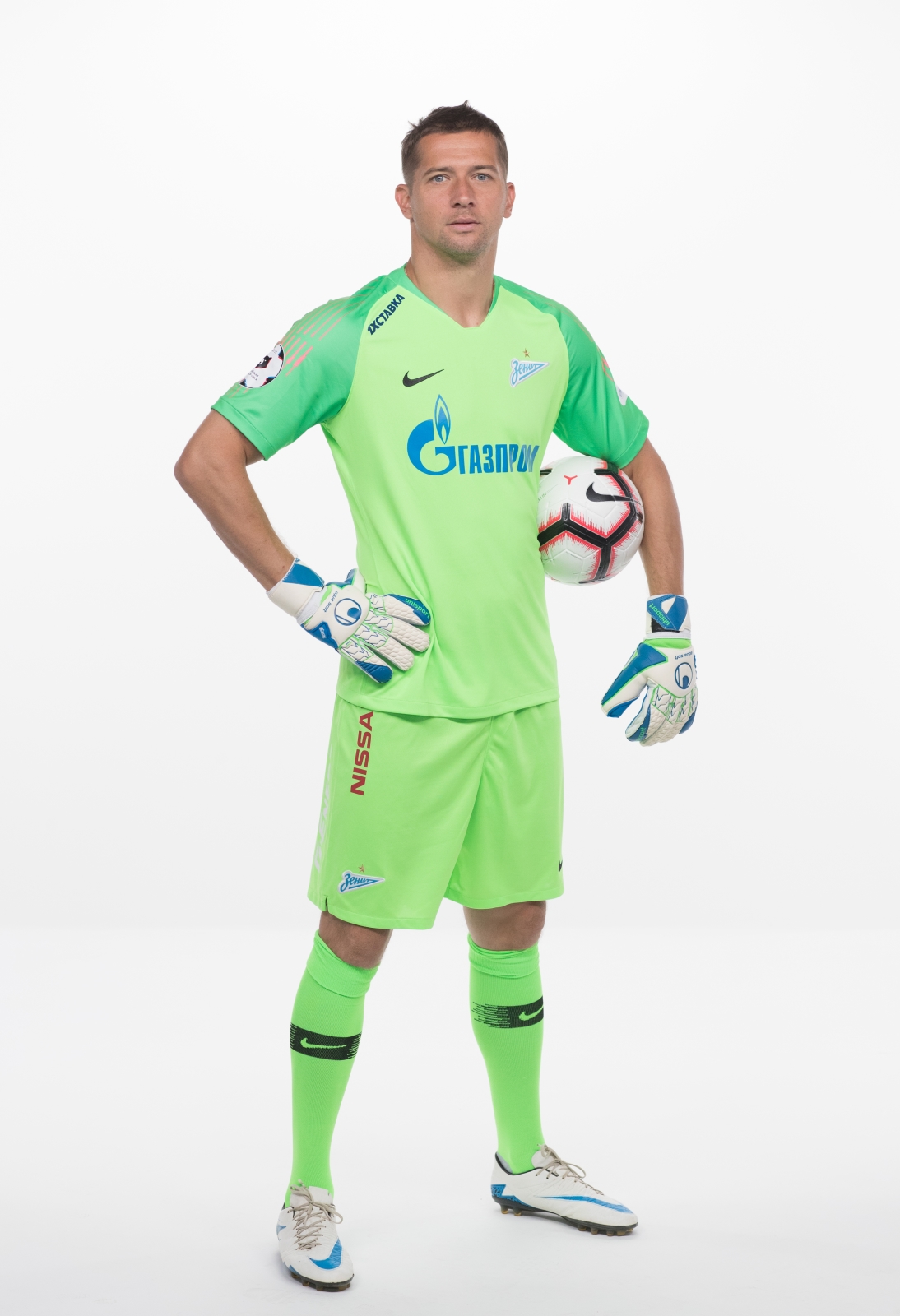 Фотосессия футболистов и тренеров основного состава ФК «Зенит» сезона 2018/19