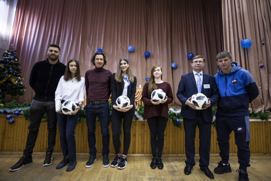 Андрей Аршавин, Юрий Лодыгин и Алексей Смертин проводят открытый «Урок футбола»