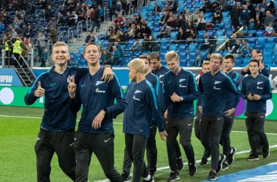 Чествование выпускников команды «Газпром»-Академии на матче «Зенит» — «Рубин»