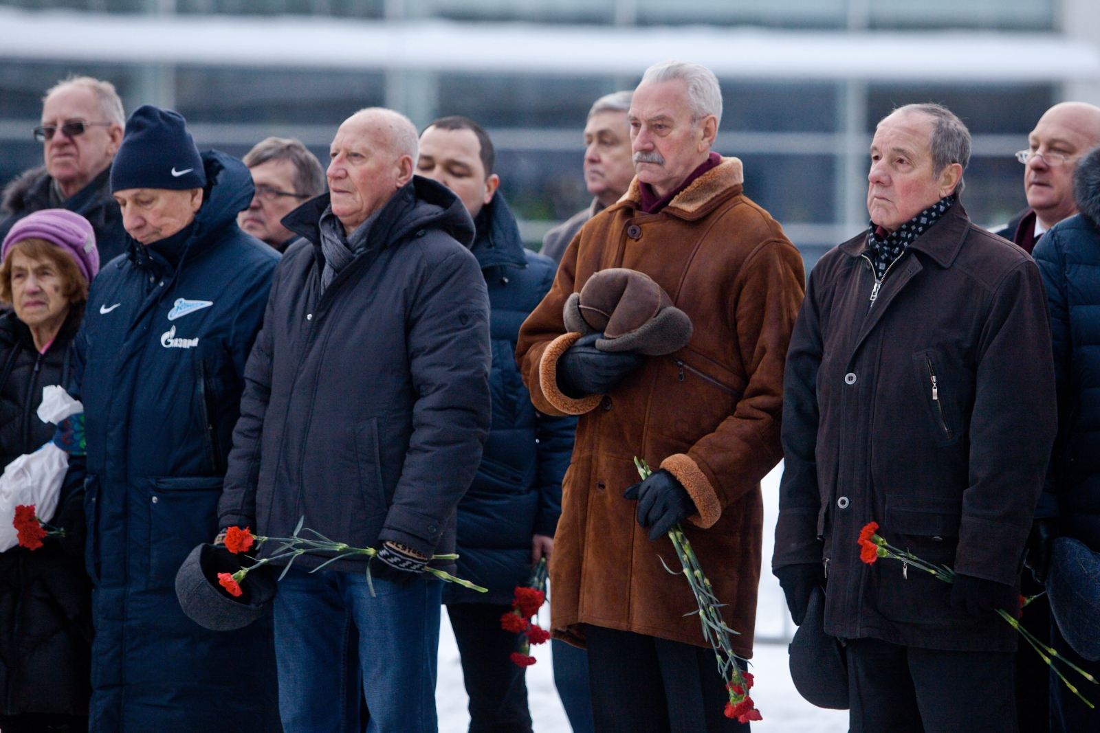 Возложение цветов к памятнику футболистам блокадного Ленинграда