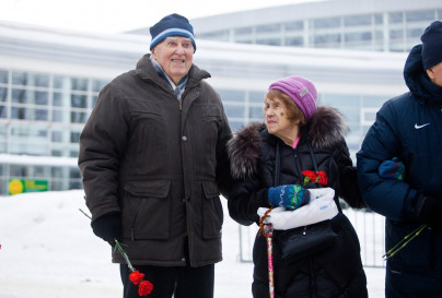 Возложение цветов к памятнику футболистам блокадного Ленинграда