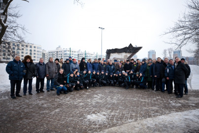 Возложение цветов к памятнику футболистам блокадного Ленинграда