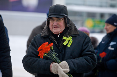 Возложение цветов к памятнику футболистам блокадного Ленинграда