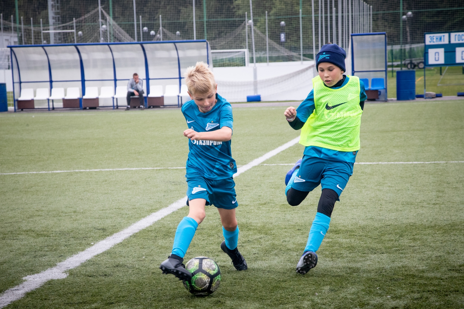 Бранислав Иванович и Владислав Ракицкий провели тренировку для победителей «Большого фестиваля футбола»