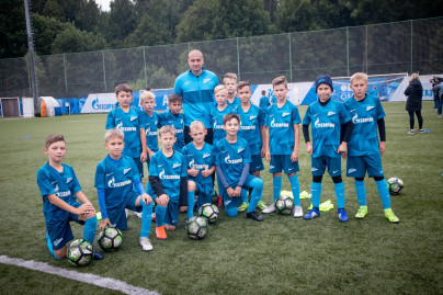 Бранислав Иванович и Владислав Ракицкий провели тренировку для победителей «Большого фестиваля футбола»