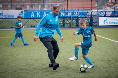 Бранислав Иванович и Владислав Ракицкий провели тренировку для победителей «Большого фестиваля футбола»