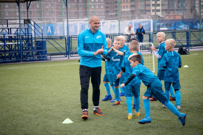 Бранислав Иванович и Владислав Ракицкий провели тренировку для победителей «Большого фестиваля футбола»