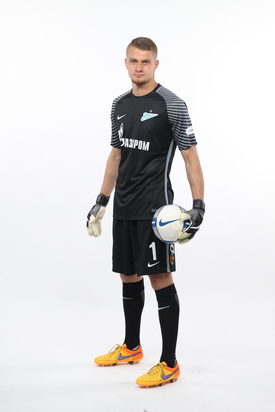 Фотосессия футболистов и тренеров основного состава ФК «Зенит» сезона 2016/2017