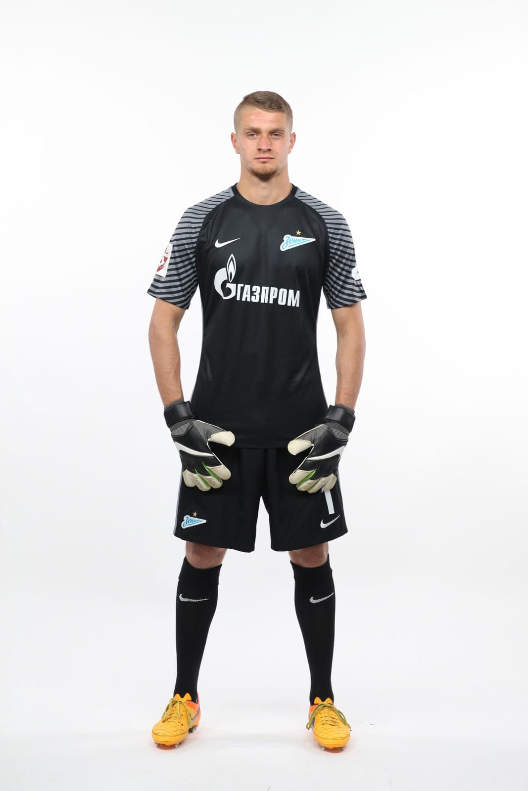 Фотосессия футболистов и тренеров основного состава ФК «Зенит» сезона 2016/2017