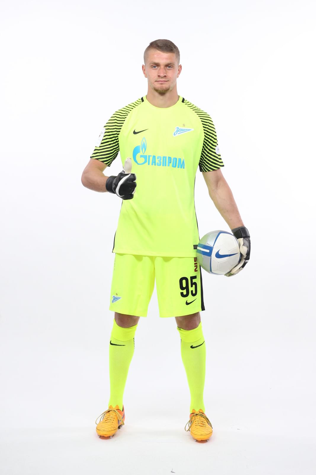 Фотосессия футболистов и тренеров основного состава ФК «Зенит» сезона 2016/2017