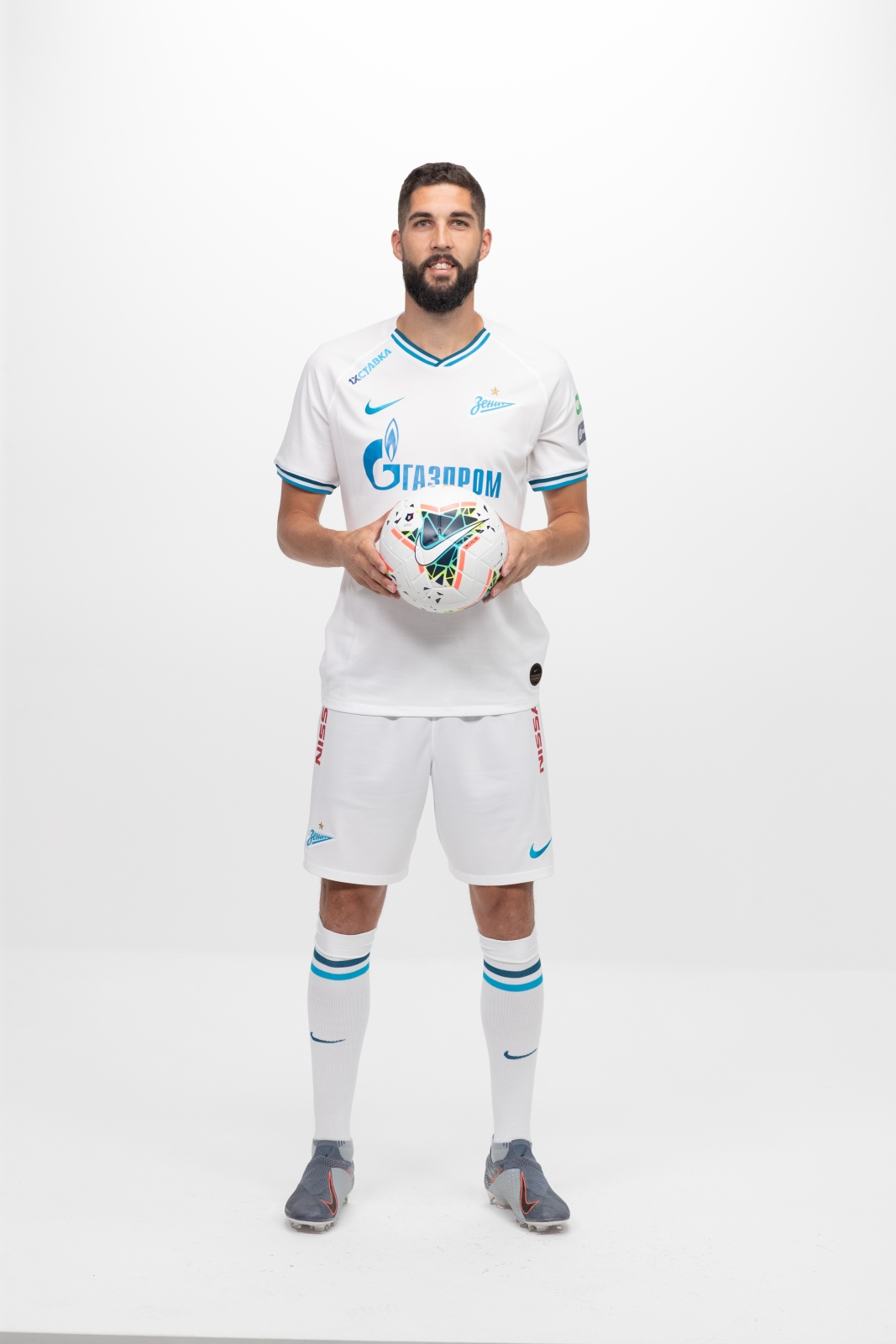 Фотосессия футболистов и тренеров основного состава ФК «Зенит» сезона 2019/20