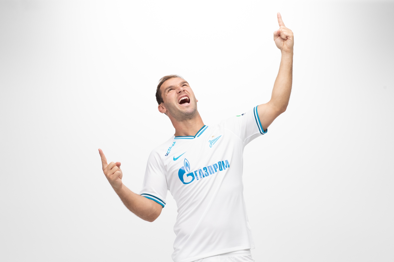 Фотосессия футболистов и тренеров основного состава ФК «Зенит» сезона 2019/20