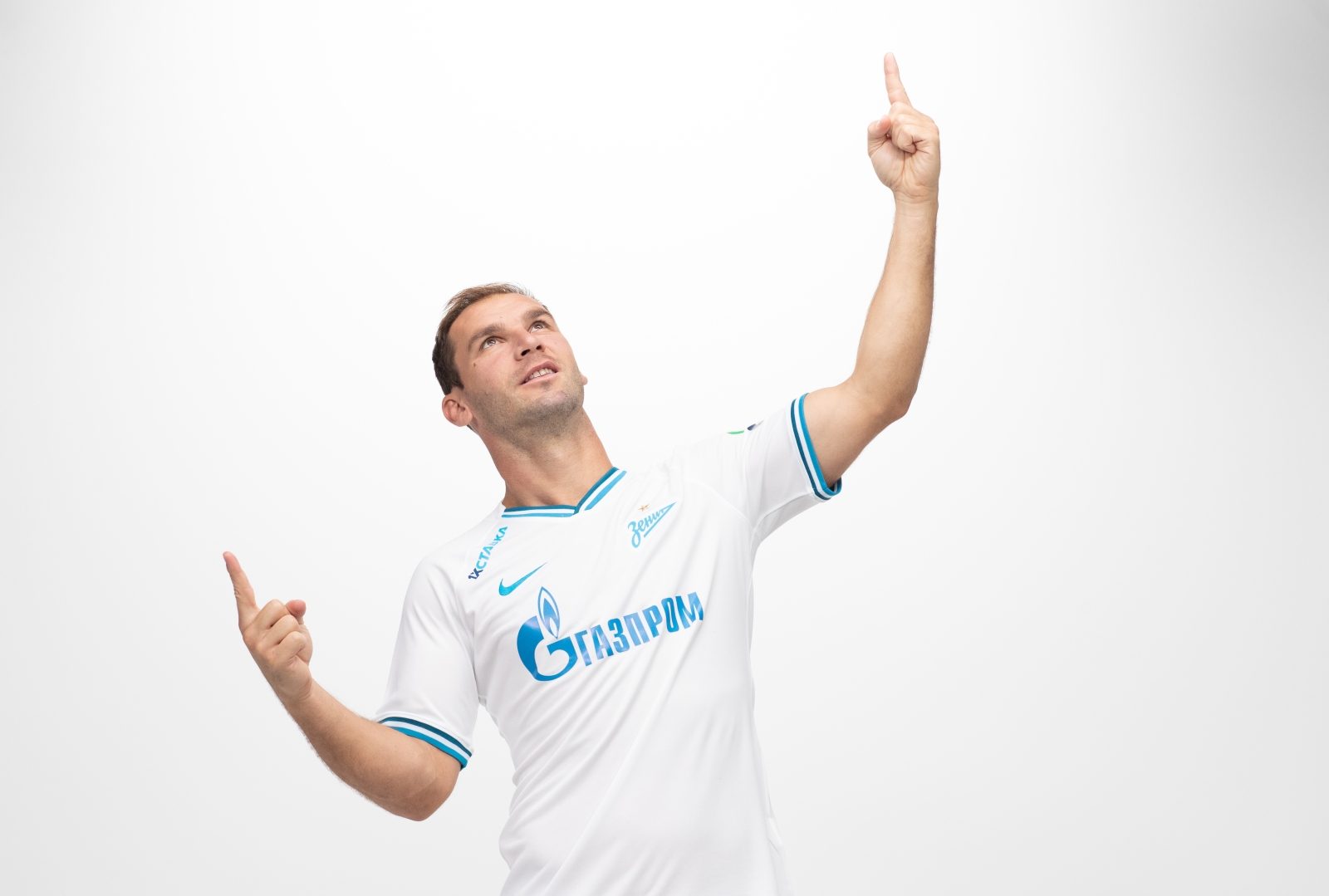 Фотосессия футболистов и тренеров основного состава ФК «Зенит» сезона 2019/20