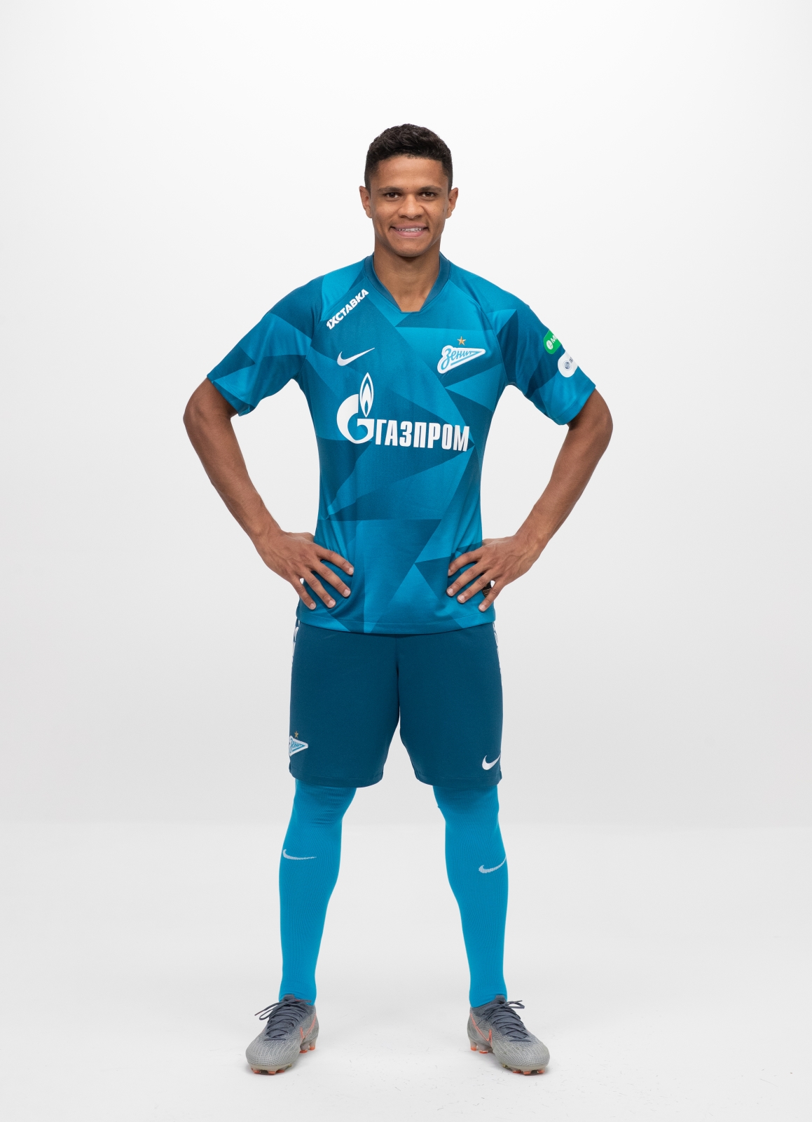 Фотосессия футболистов и тренеров основного состава ФК «Зенит» сезона 2019/20