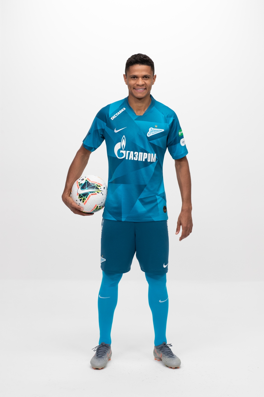 Фотосессия футболистов и тренеров основного состава ФК «Зенит» сезона 2019/20