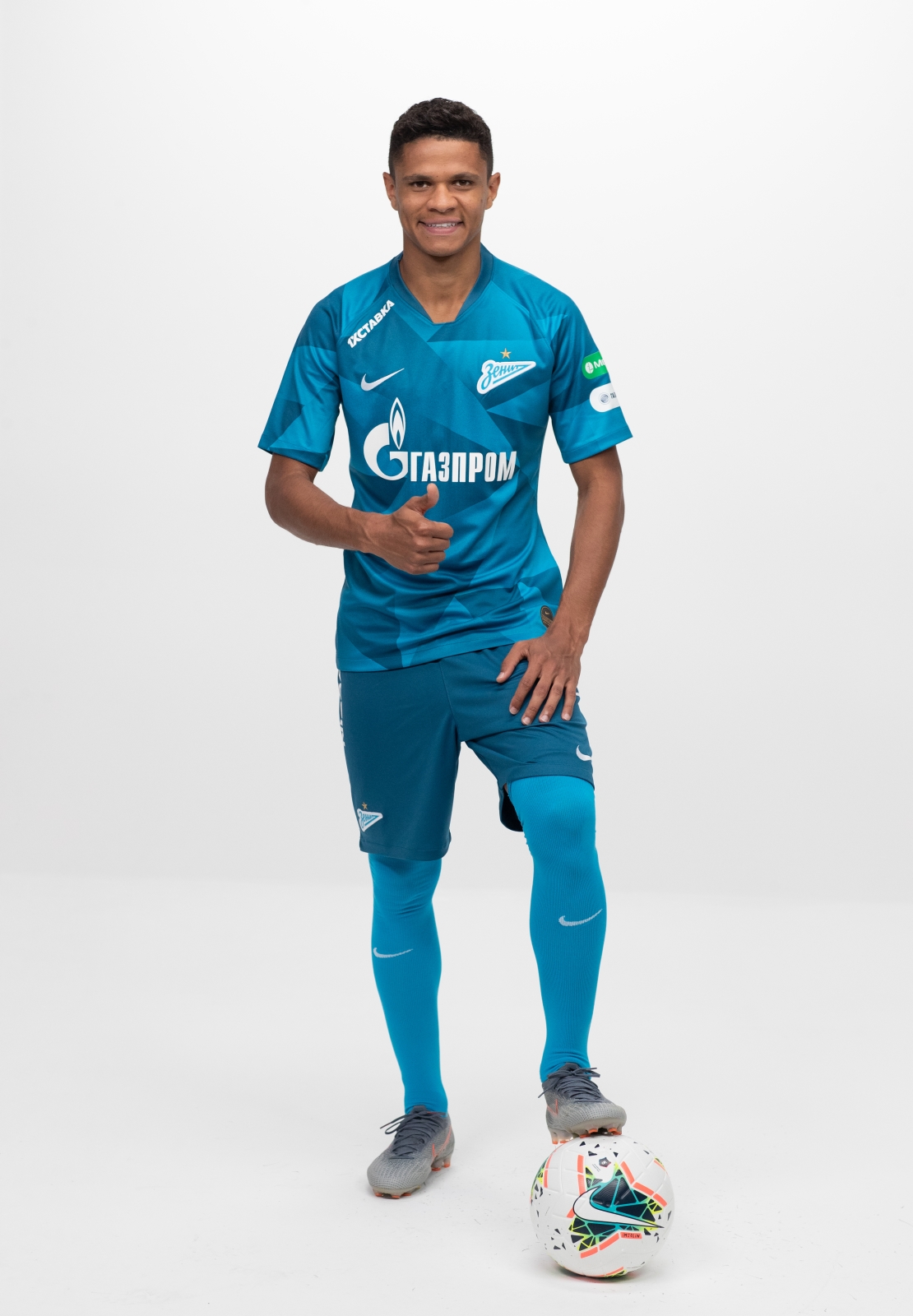 Фотосессия футболистов и тренеров основного состава ФК «Зенит» сезона 2019/20