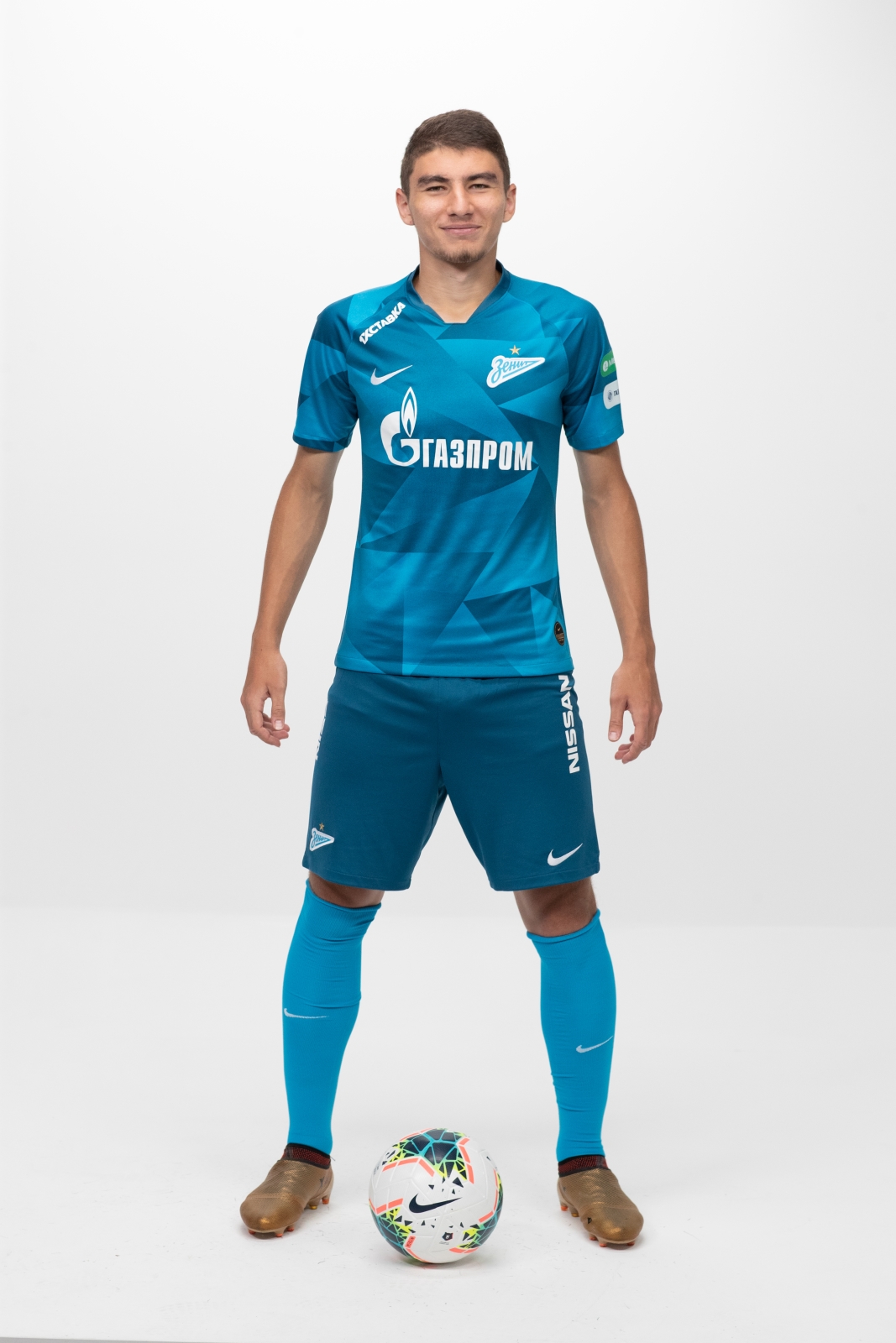 Фотосессия футболистов и тренеров основного состава ФК «Зенит» сезона 2019/20