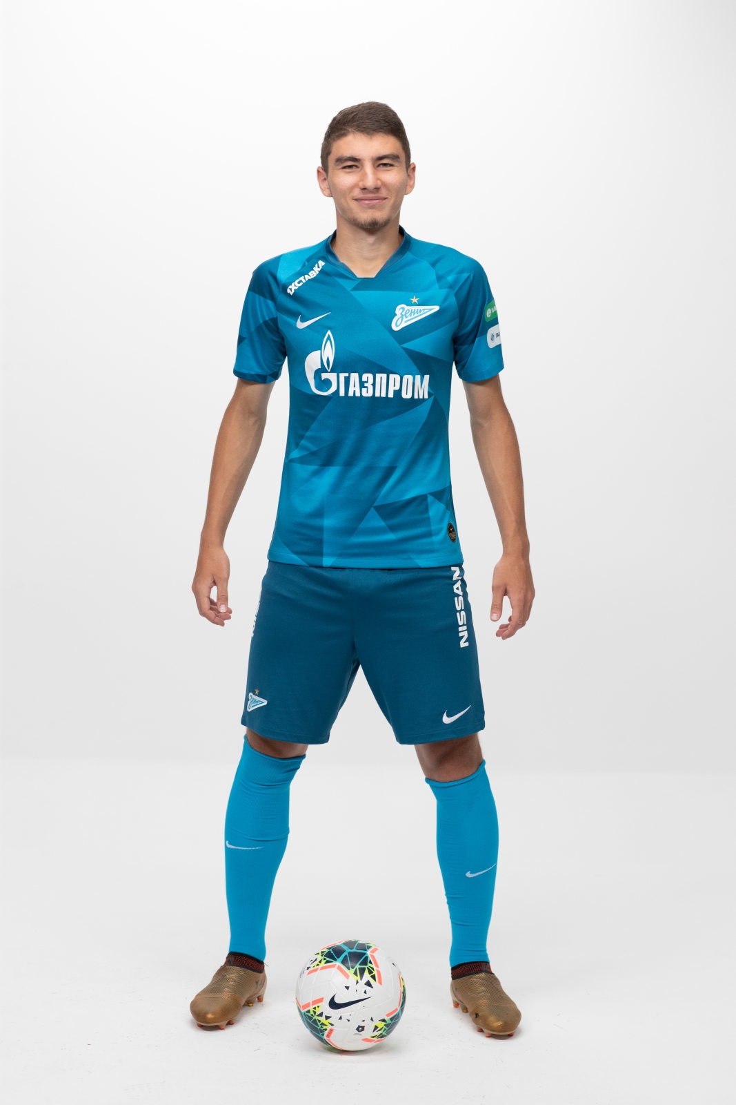 Фотосессия футболистов и тренеров основного состава ФК «Зенит» сезона 2019/20