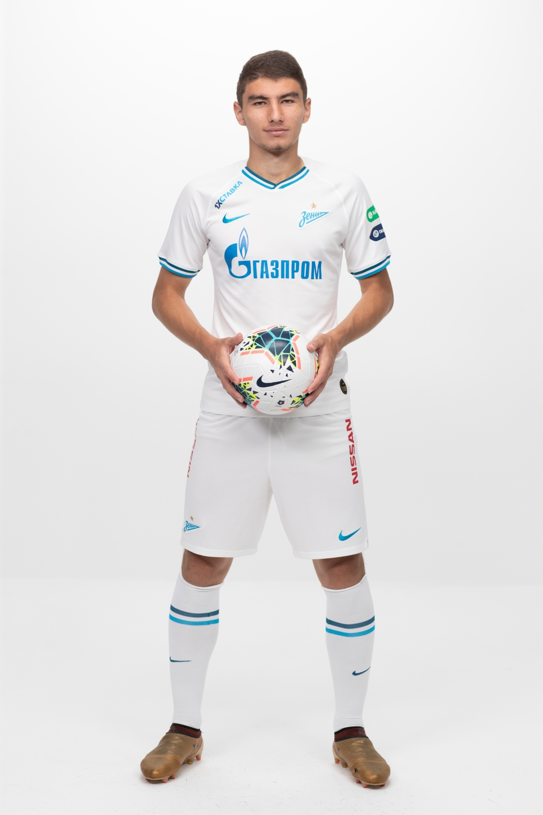 Фотосессия футболистов и тренеров основного состава ФК «Зенит» сезона 2019/20