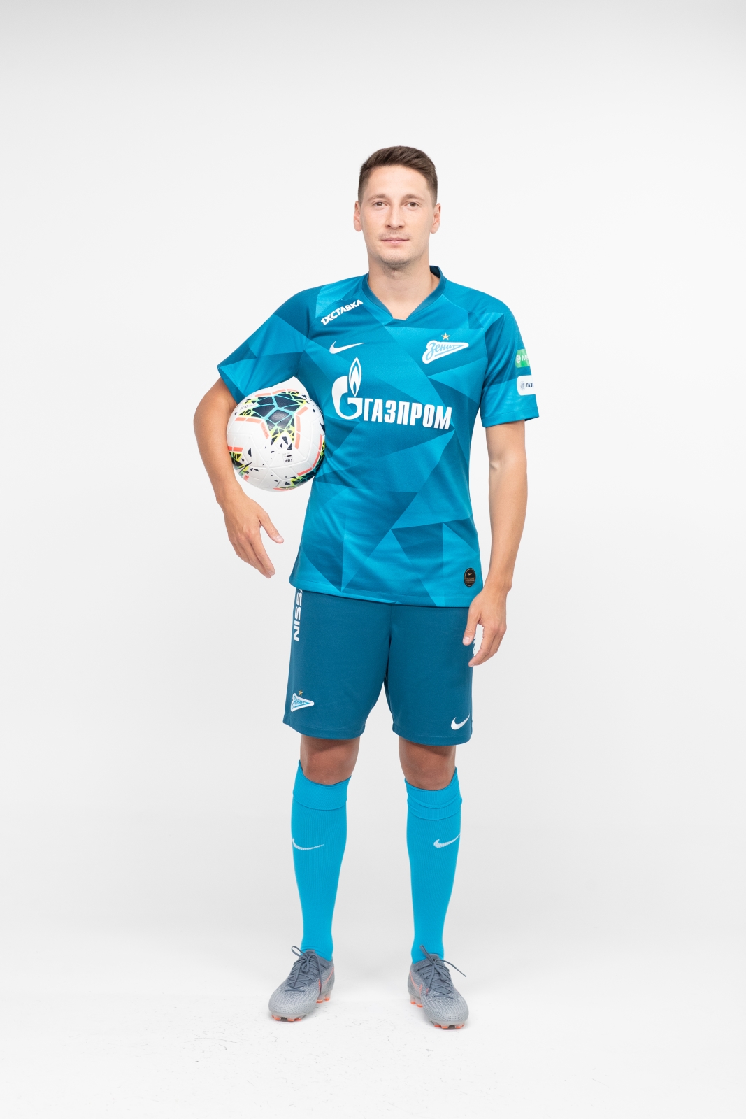 Фотосессия футболистов и тренеров основного состава ФК «Зенит» сезона 2019/20