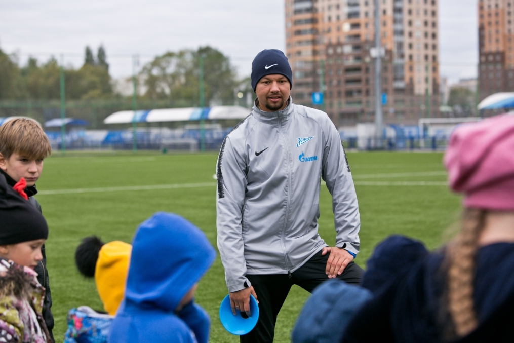 Воспитанники Даун-центра в Академии ФК «Зенит»