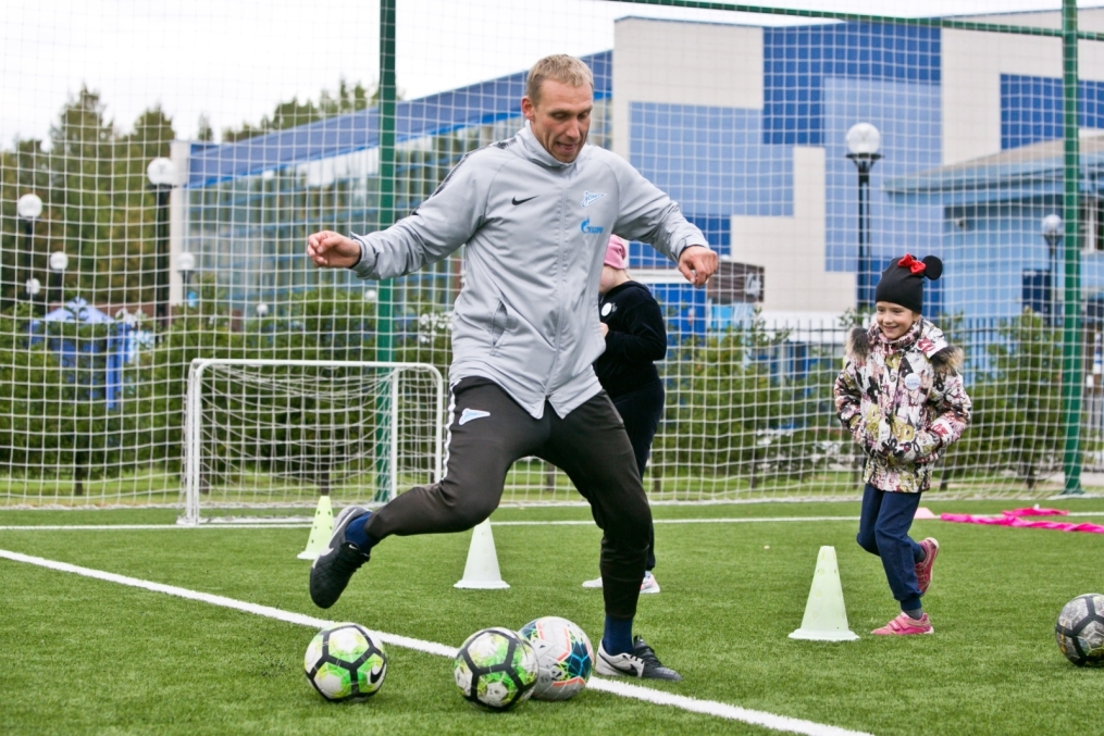Воспитанники Даун-центра в Академии ФК «Зенит»